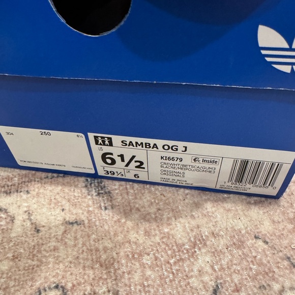 Adidas Cream and Red Heart Sneakers - Picture 6 of 6